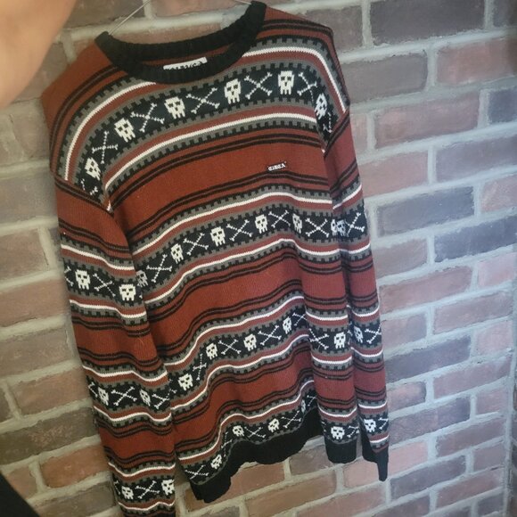MENS LARGE CIRCA SKULL AND BONES CHRISTMAS SWEATER (UGLY) GUC - Picture 3 of 7